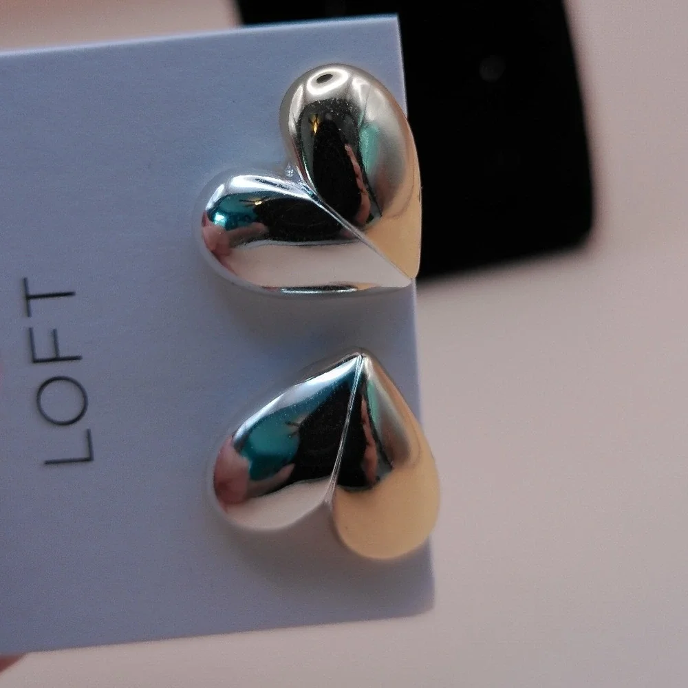 LOFT heart stud